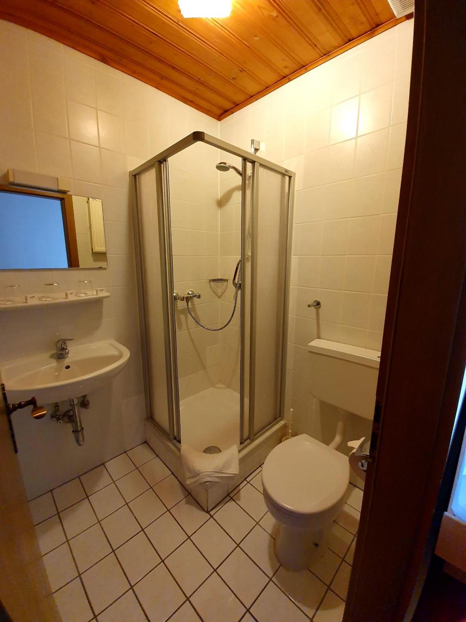 Hotel Zum Hirschen Lam Oda fotoğraf