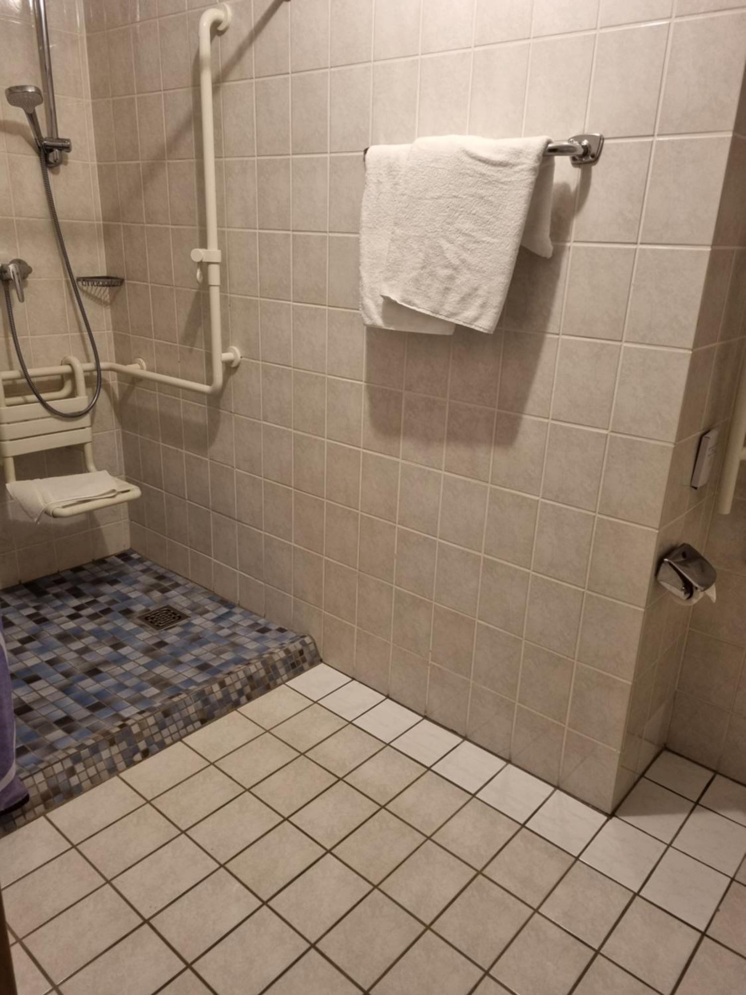 Hotel Zum Hirschen Lam Oda fotoğraf